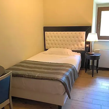 Tre Frati Bed & Breakfast 4*